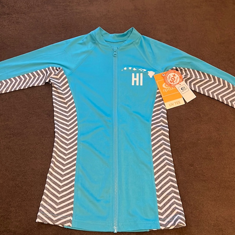 NWT RIP CURL UV Tee Size Small Teal color